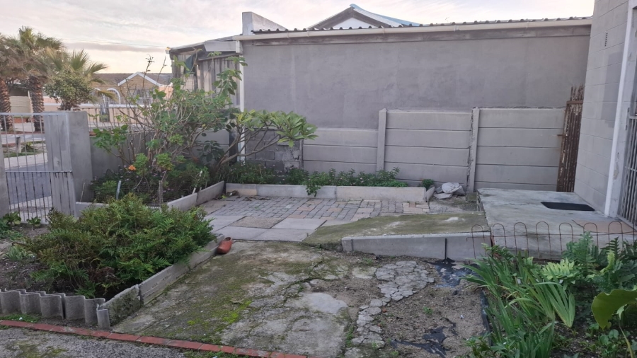 2 Bedroom Property for Sale in Rocklands Western Cape